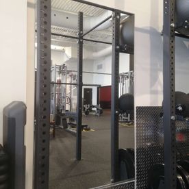vue d'un miroir dans une salle de sport
